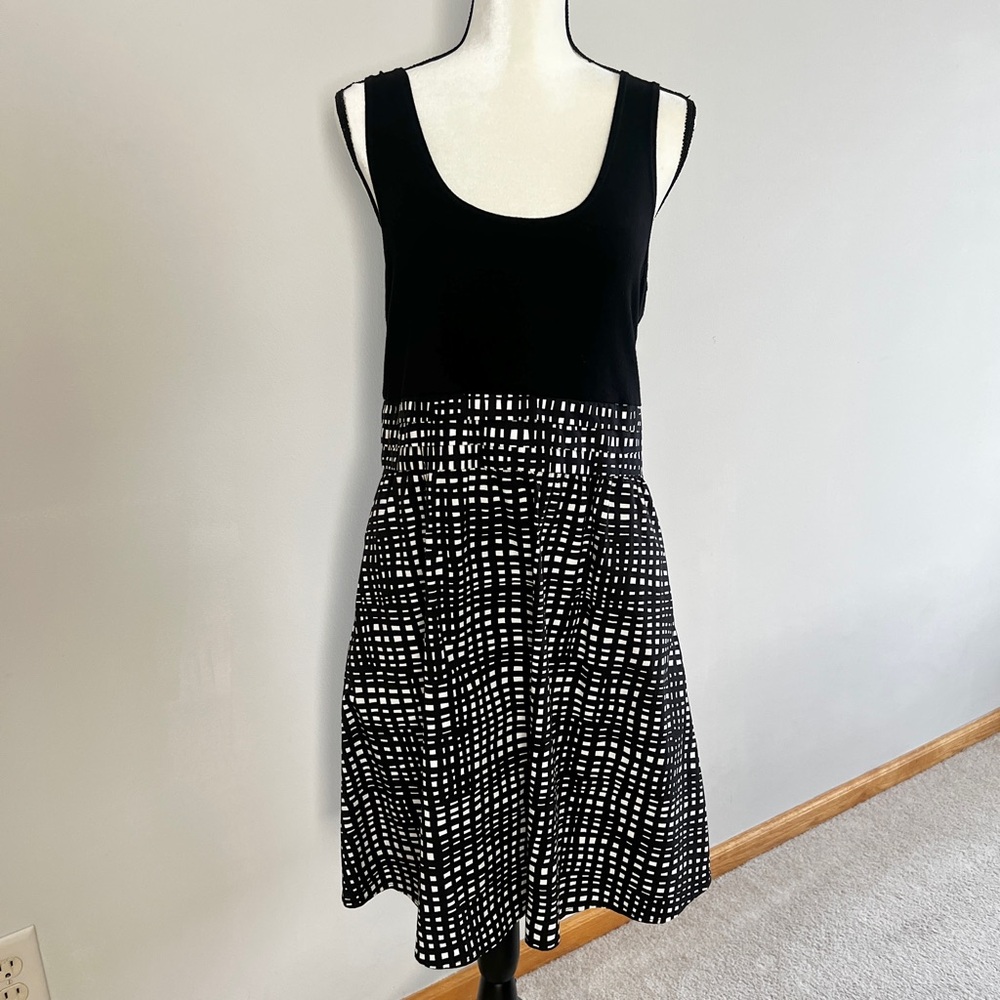 THEORY Black and White Patterned Flare Skirt Tank Dress